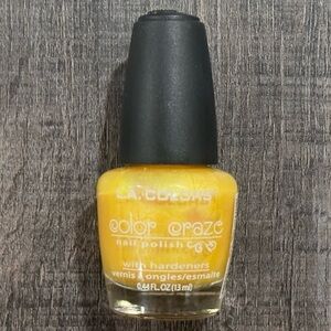 💞 New LA Colors Color Craze Orangish Yellow Nail Polish